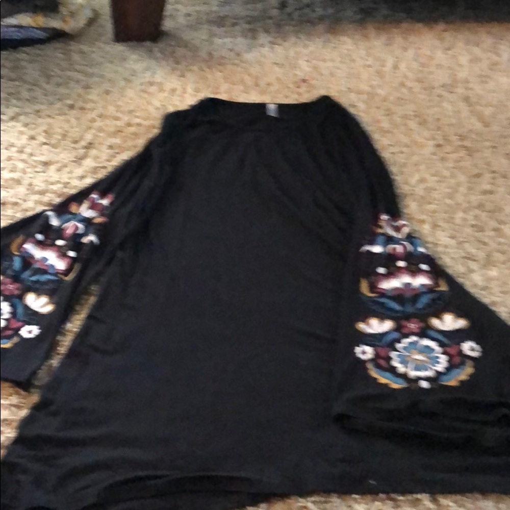 Soft stretch 3/4 bell sleeve top